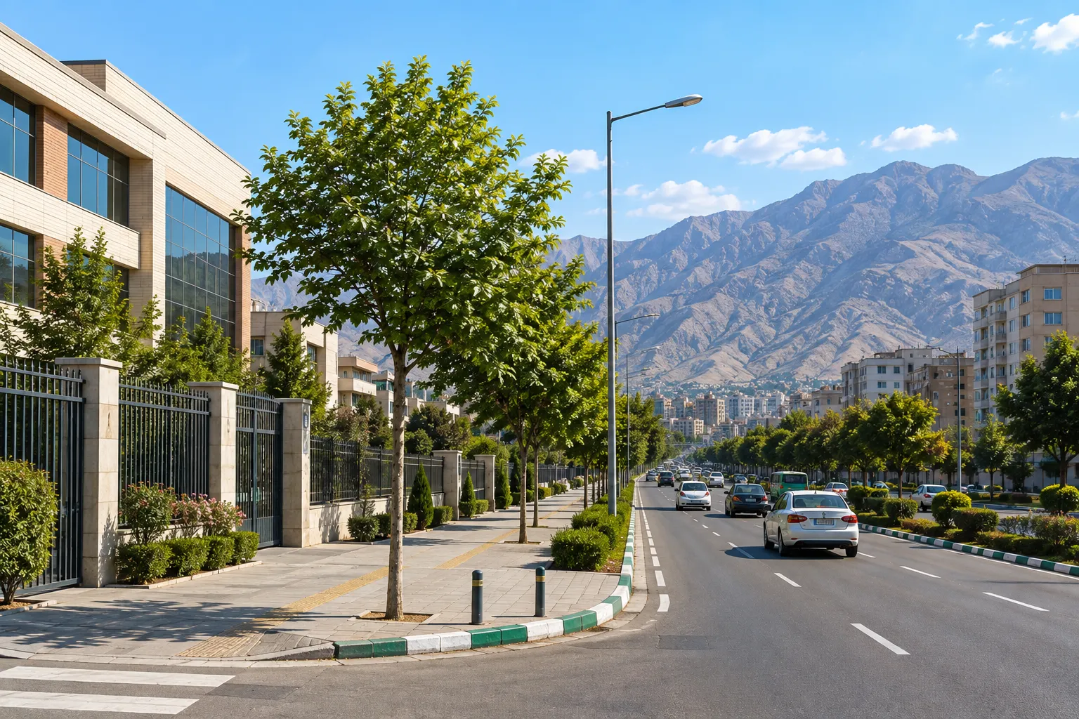 «نمایی از موقعیت شهری مدرسه، مسیرهای دسترسی، خیابان اصلی، فضای اطراف و وضعیت تردد منطقه»